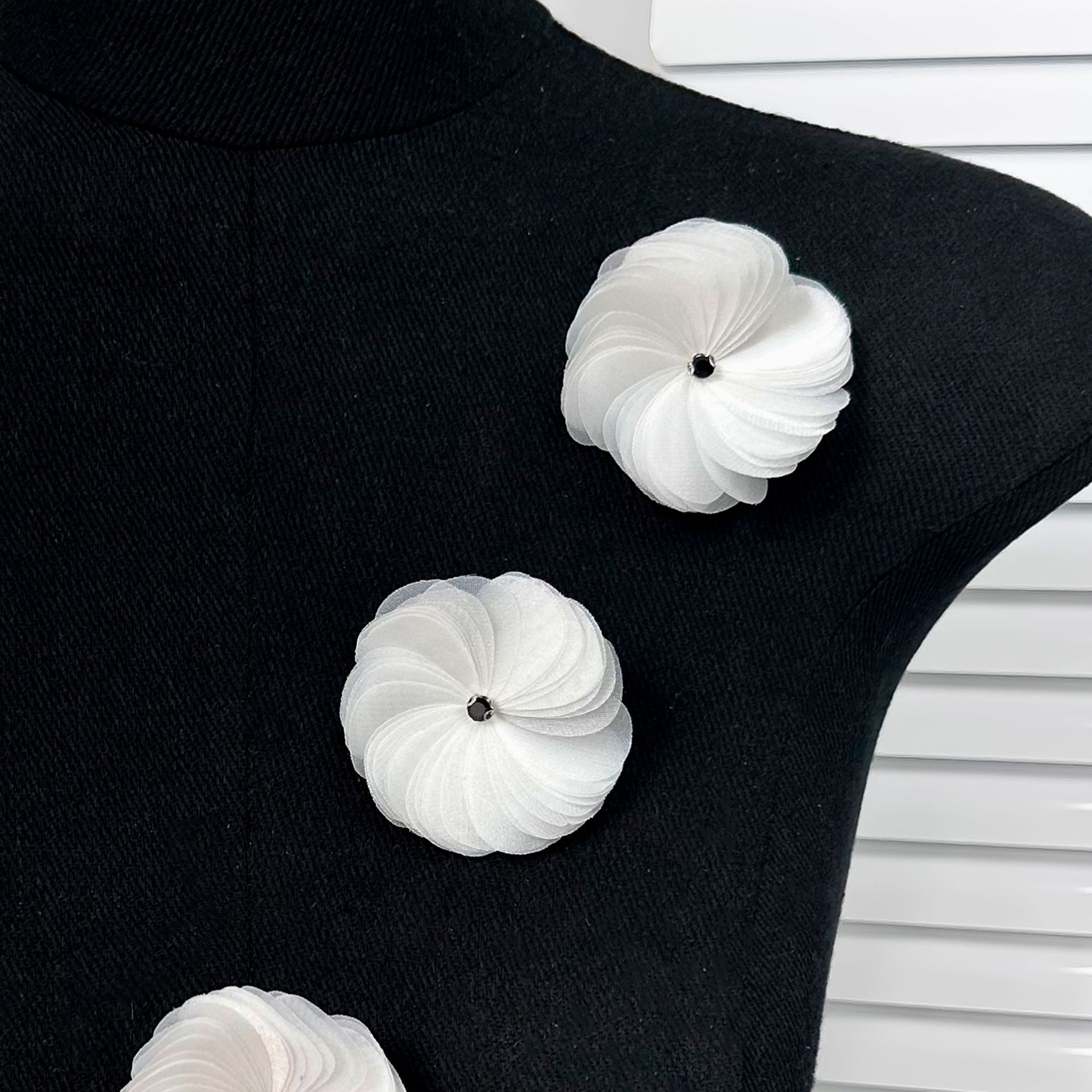 Fábrica directa de flores estereoscópicas hechas a mano ogan flor redonda flor de pecho accesorios de ropa zapatos sombreros accesorios de decoración infantil