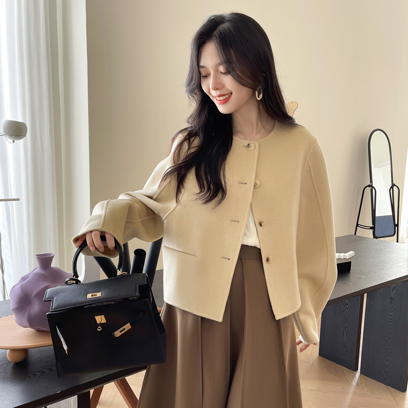 Double-Sided Wool Coat for Women, Short Style for Autumn and Winter, Lantern Sleeves, Loose Fit for Petite Figures, Versatile and Chic Style