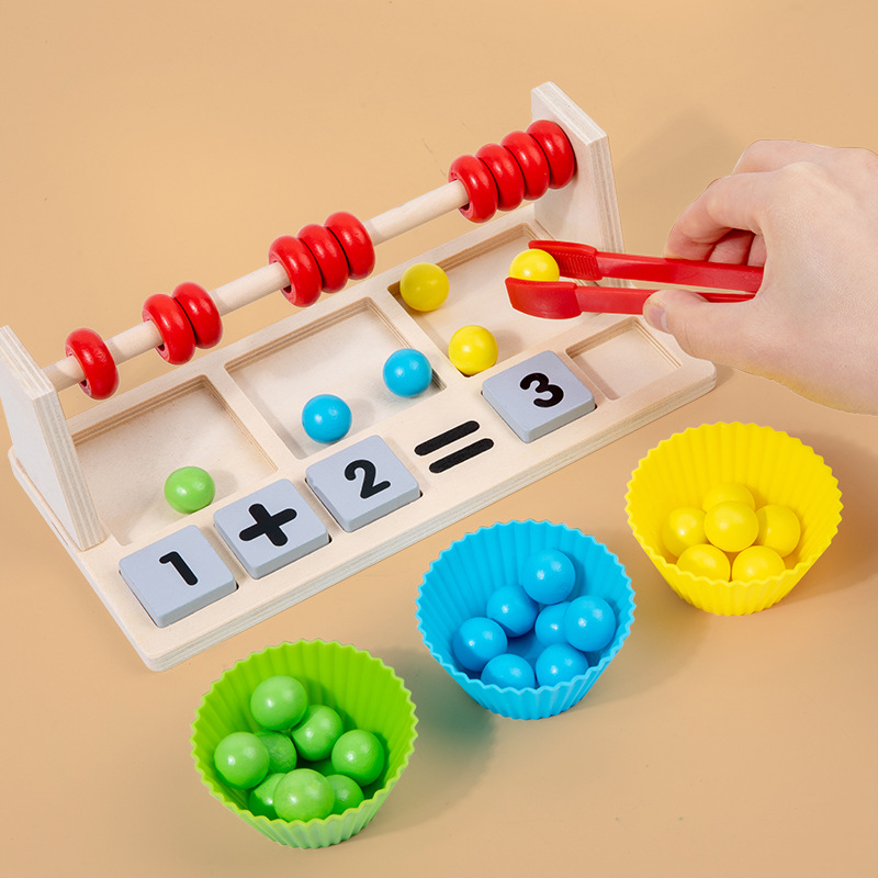 Cálculo de cuentas de madera Estante aritmético tres en uno entrenamiento aritmético para niños con manos en Movimiento del cerebro juguetes educativos de educación temprana al por mayor