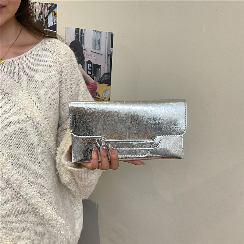 Bolsa de cena de alta calidad de color sólido universal moda de mujer ocio de gran capacidad temperamento personalidad bolso de cambio bolso de mano
