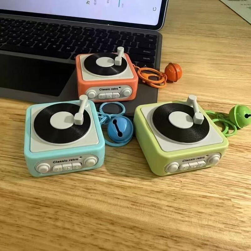 Retro Mini Phonograph Recorder Three Songs Recordable Creative Fun Music Box Internet Celebrant Keychain Pendant