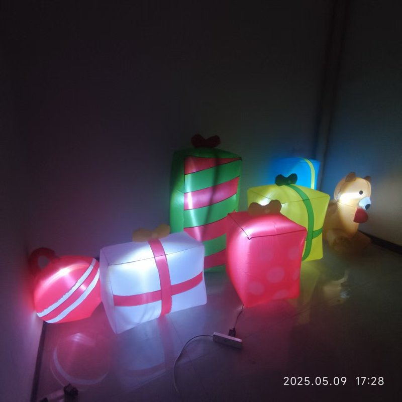 3メートルのギフトバッグ熊の空気入れ型クリスマスの屋外に空気型を置く|undefined