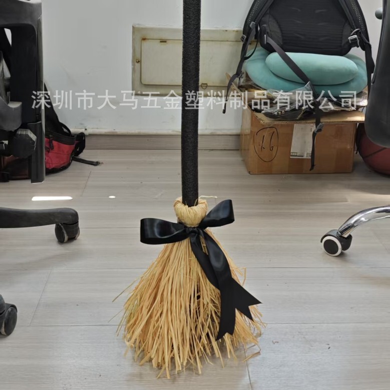 跨境爆款万圣节可发光发声移动扫把电动女巫扫帚装饰派对搞怪道具|undefined