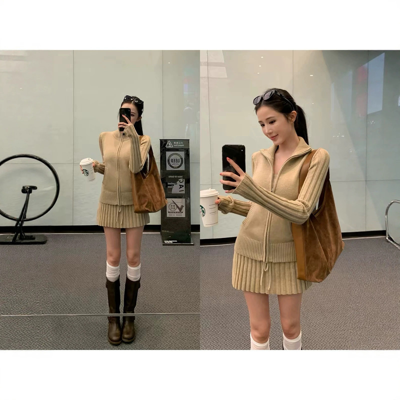 Red Star Knit Cardigan Women's Autumn 2026 New Korean Style Long Sleeve Slim Fit Elegant Sweater Coat