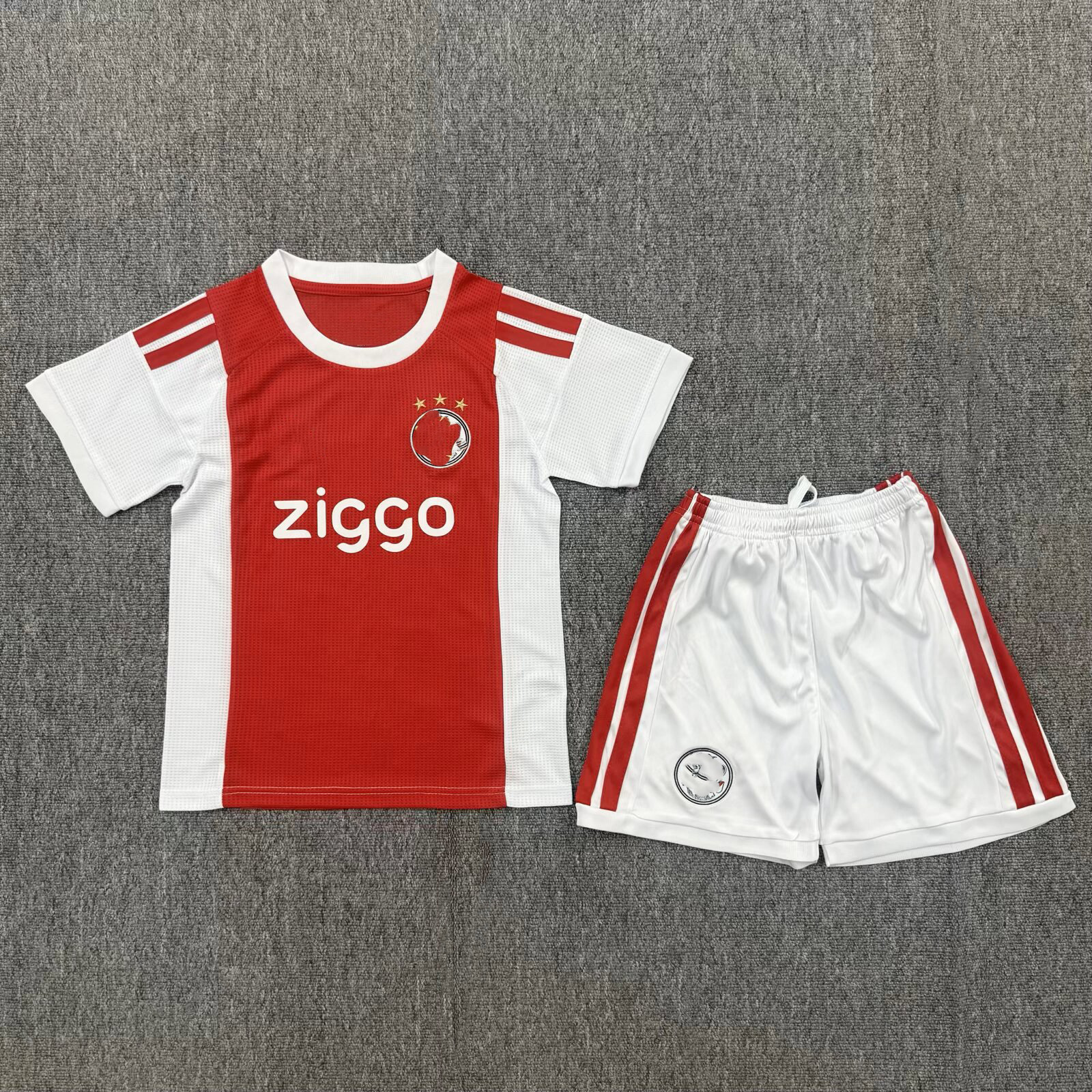 26-27 ajax home court / 18#