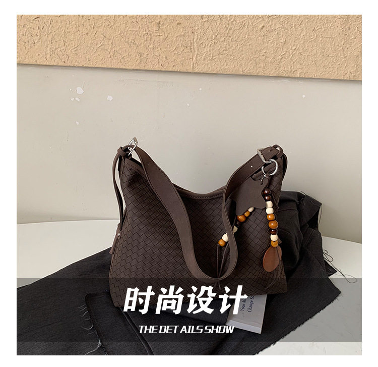 Túi đeo chéo nữ dáng hộp vân dệt phối dây đeo mềm — Màu cà phê Không có mặt dây chuyền, Màu nâu không có mặt dây chuyền, Màu xanh lá cây không có mặt dây chuyền, Đen không có mặt dây chuyền chi tiết 3