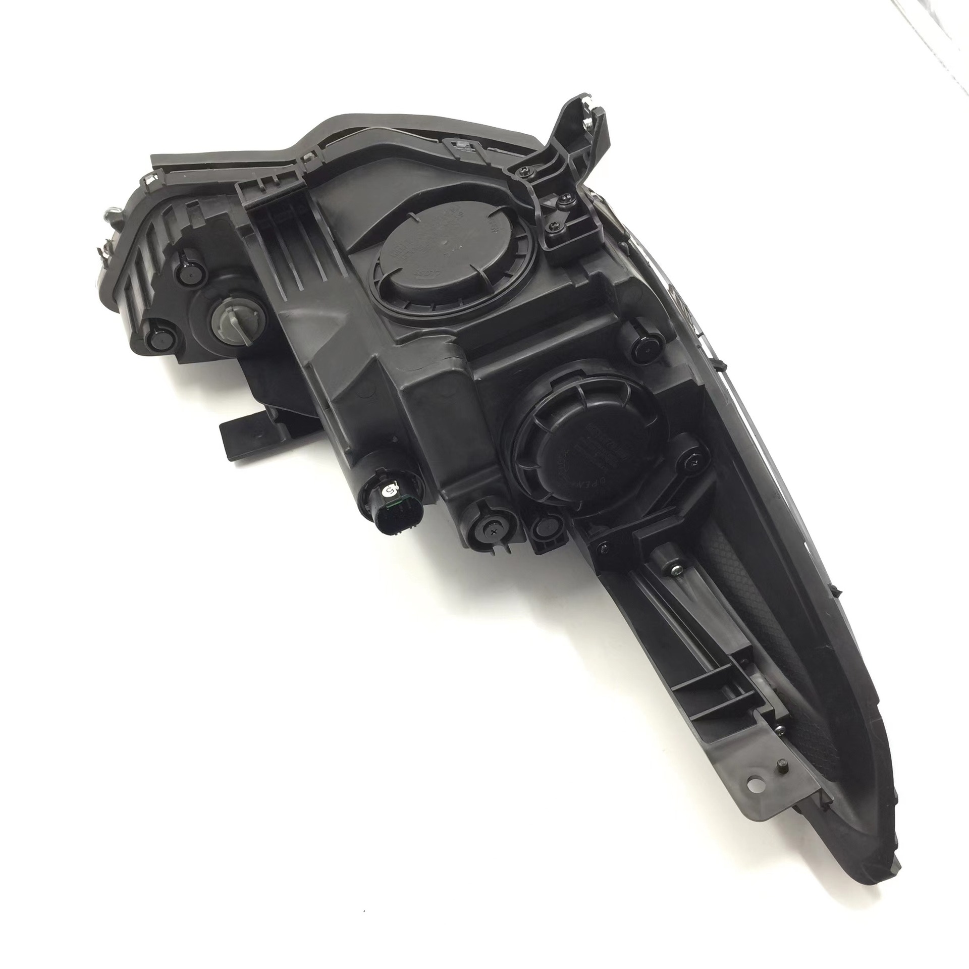 Adecuado para 16-17-18-19 moderno Yuena faro semi-montaje del coche cerca de la luz de carretera delantera