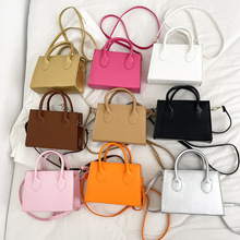 2025�¿�͹ņμ��Ů�����r���R����ɫ����С�������s�ٴ�б���