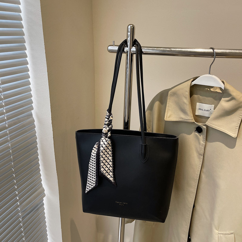 Bolso Tote más vendido transfronterizo para damas de gran capacidad 2025 nuevo bolso casual de axila salvaje bolso de hombro simple de cercanías image 6