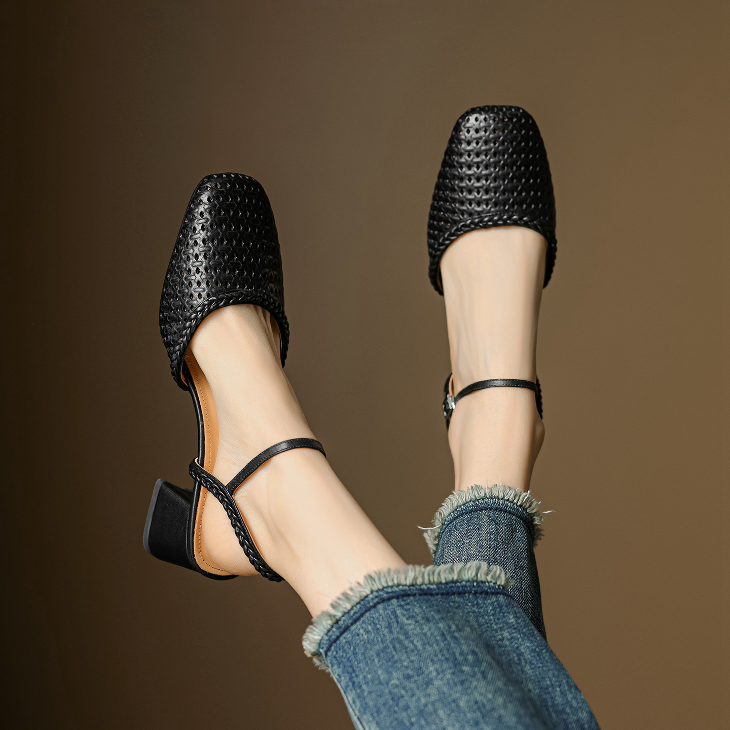 Giày sandal cao gót nữ quai ngang mũi tròn da bò, gót 5 cm — đen