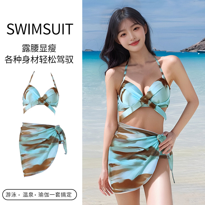 Nuevo traje de baño dividido para mujer, bikini floreciente de tres piezas, cuello halter, playa, playa, vacaciones, traje de baño de acero al por mayor