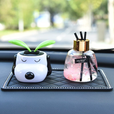 flower decoration — Perfplant seat - snoopy-peach-comes-with-a-diamond-studded-anti-slip-mat