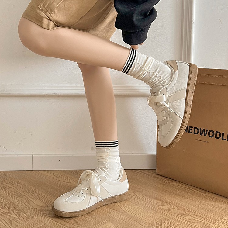2025 nuevos zapatos de entrenamiento alemanes para mujer, ocio de nicho, primavera y verano, estilo de ballet retro, zapatos deportivos de punta redonda de fondo plano ins