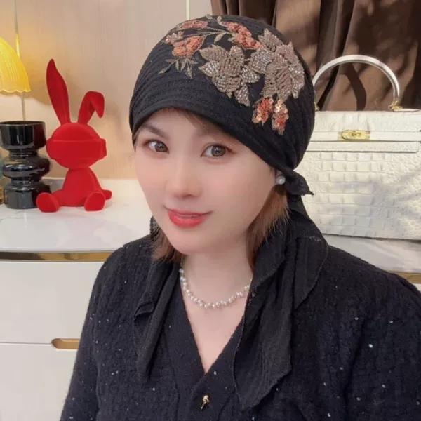 2025 Autumn and Winter Windproof New Warm Knitted Toe Cap Fashionable Head Protection Versatile Soft Headscarf to Cover White Hair Confinement Hat