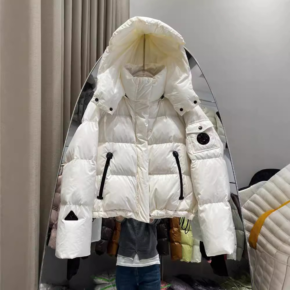 欧货潮牌亮面短款连帽羽绒服女宽松加厚面包服白鸭绒保暖外套潮