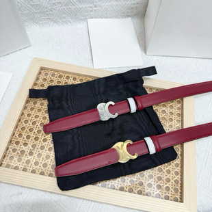 �羳���uŮʿ�P���T2.5С�t����uŮ���p������^��ţƤ�r�����e