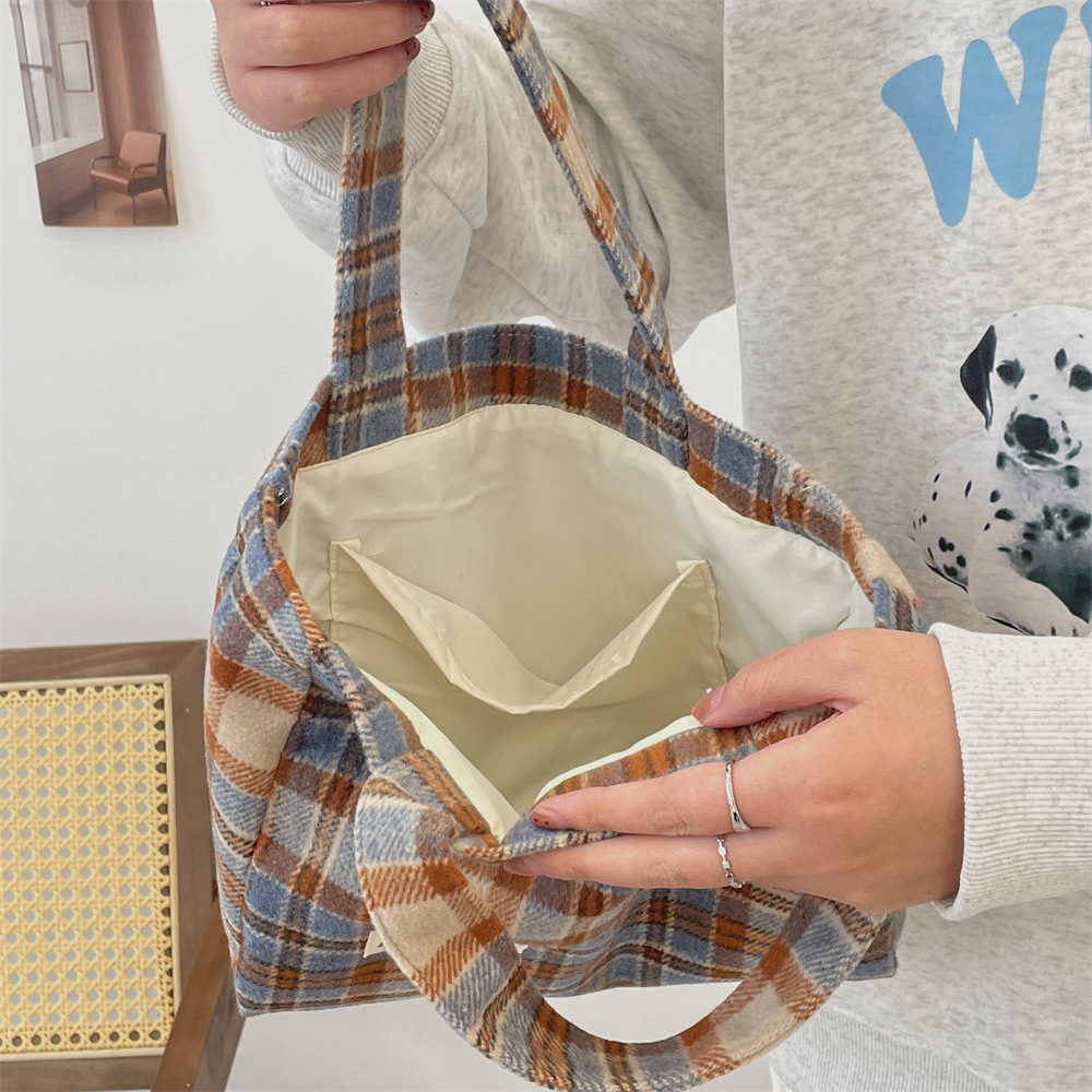311021 Simple ins retro style woolen multi-color handbag for women, 2023 new checkered autumn and winter women's bag undefined