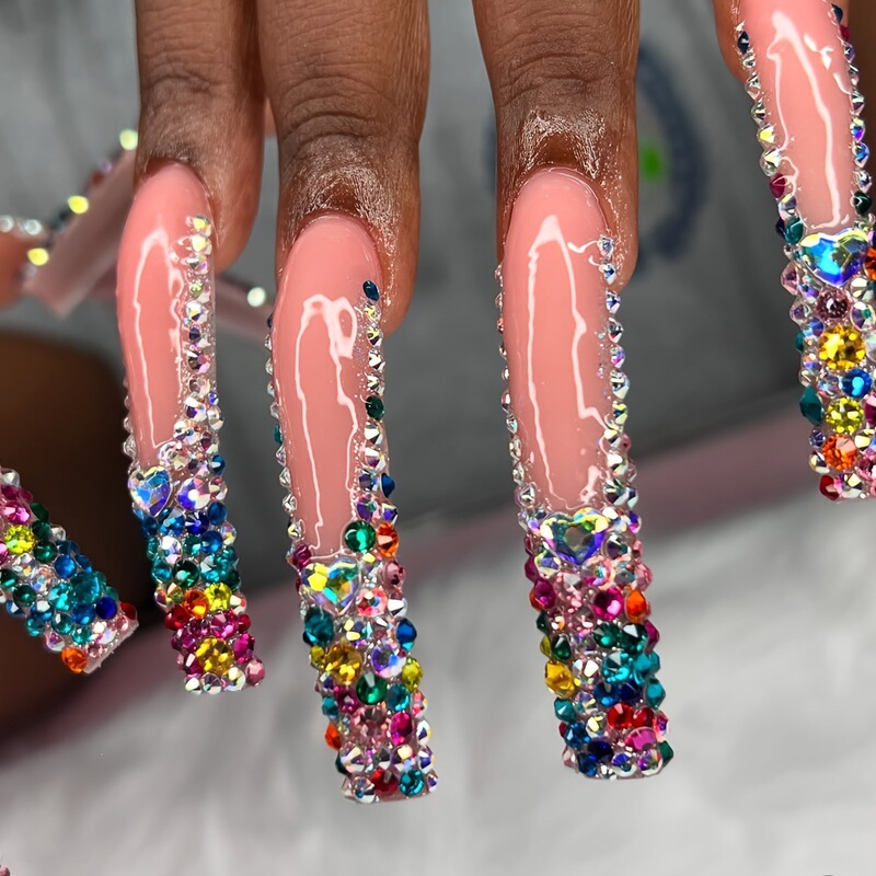 Handmade Nails, European and American Style Wearable Nails, Sweet and Cool Minimalist Design, Dazzling Ab Rhinestones, High-End Short Curved Nails Wholesale