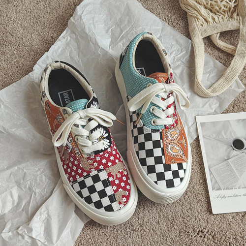 2024 spring new color-blocked canvas shoes for men, cashew flower trendy low-cut sneakers, retro mandarin duck couple shoes wholesale