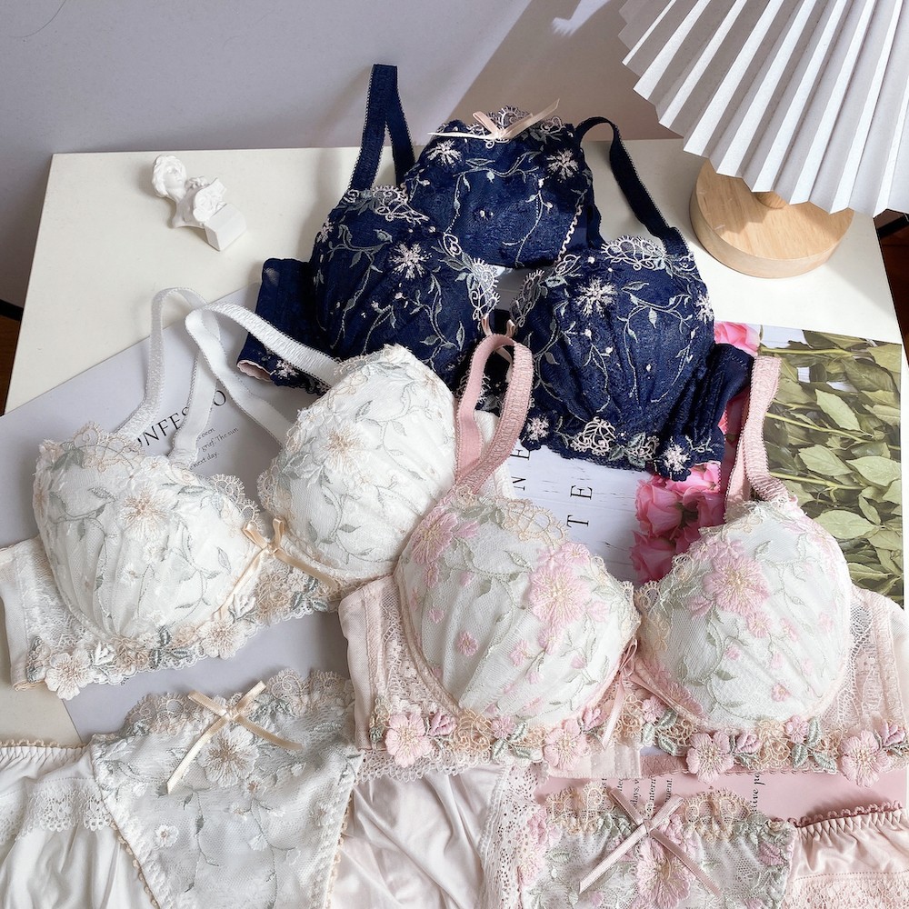 Dulce encaje sexy bordado pequeño pecho delgada chica sujetador traje anillo de acero suave ropa interior sujetador