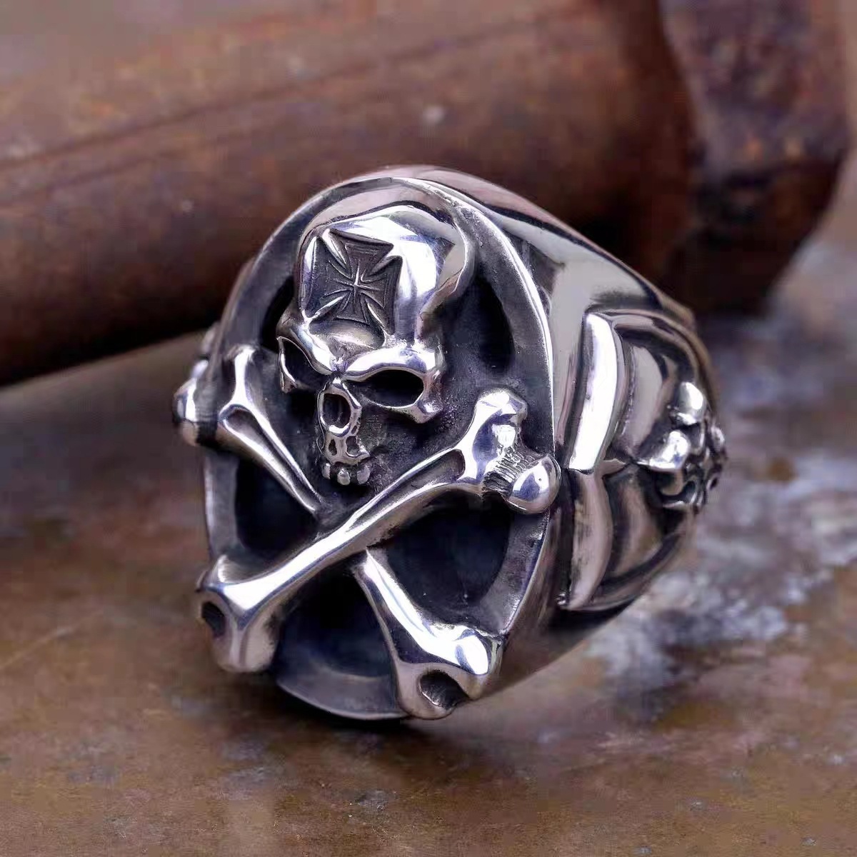 Retro Heavy Design Skull Ring &ndash; Statement Alloy Index Ring for Men | Bold, Fashion-Forward Accessory Inspired by Vintage Style