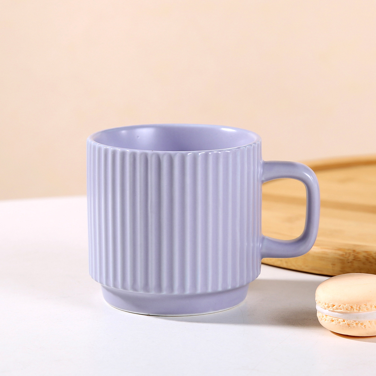 Bonbonfarbener Keramikbecher im Macaron-Stil für Paare, schlichte Kaffeetasse, Wasserbecher mit vertikalen Streifen fürs Büro_voghion.com