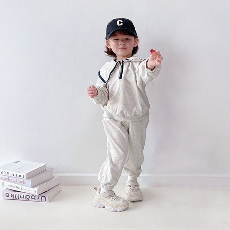 White flower gray.jpg