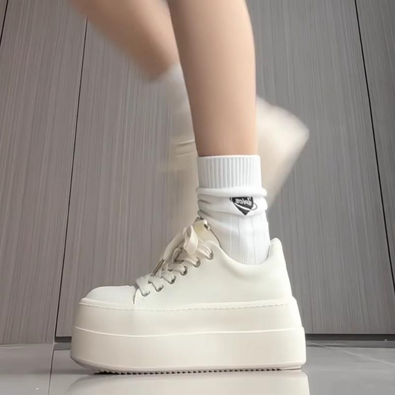 Zhao Lusi's same style of thick-soled height-increasing white sneakers for petite women, chunky and cute big-toe board shoes, trendy on Instagram