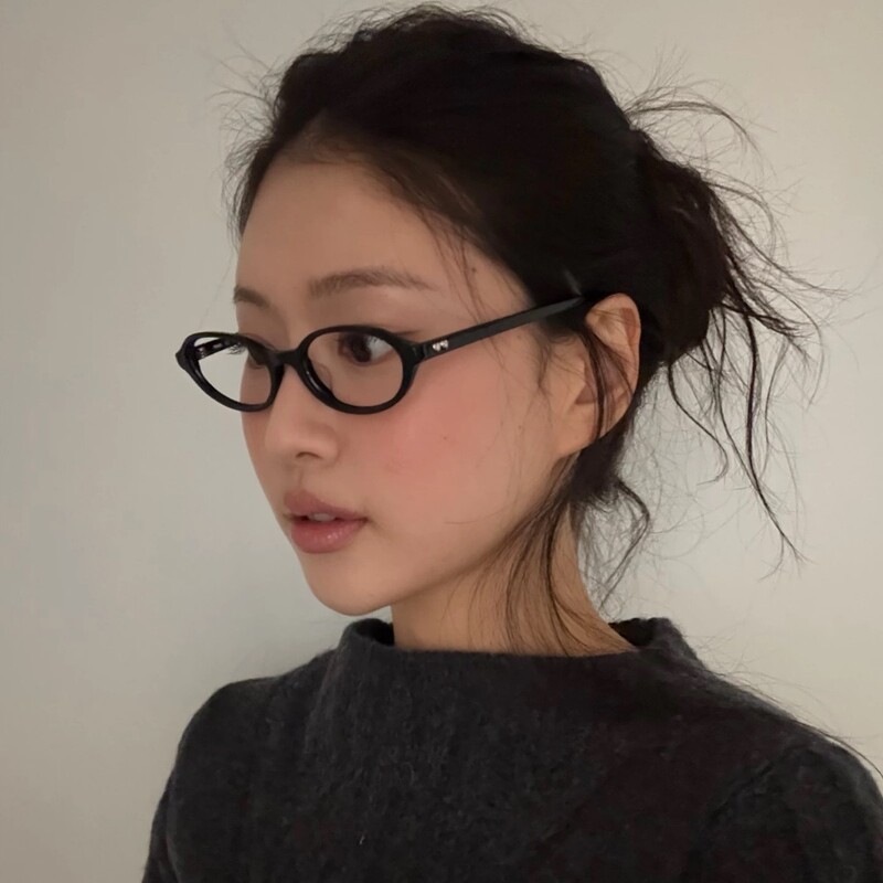 Korean-Style Nerd Oval Frame Heart-Shaped Glasses for Women, Black Retro Natural Look Slimming Non-Prescription Glasses, Can Be Fitted with Prescription Lenses