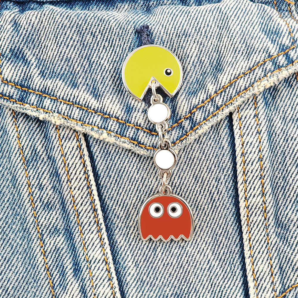 Pac-Man game metal brooch, Pac-Man and Red Ghost enamel badge, cute cartoon pendant pin