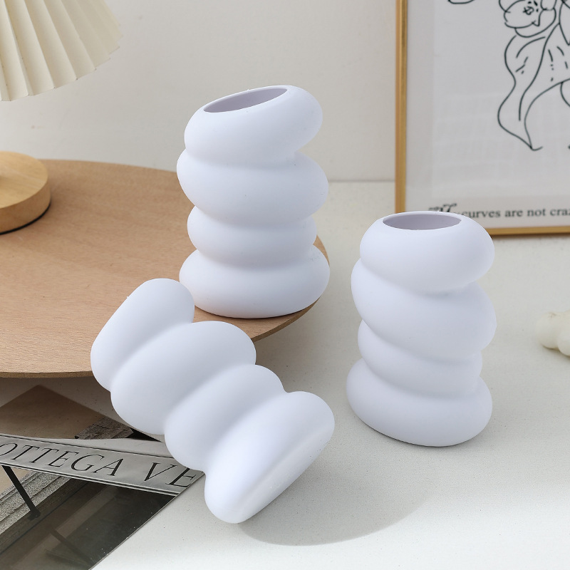 Cross-border Art Spiral Plastic Vase Nordic Simple Imitation Glazed Porcelain Creative Style Flower Arrange Ornaments Dry and Wet Flower Vase
