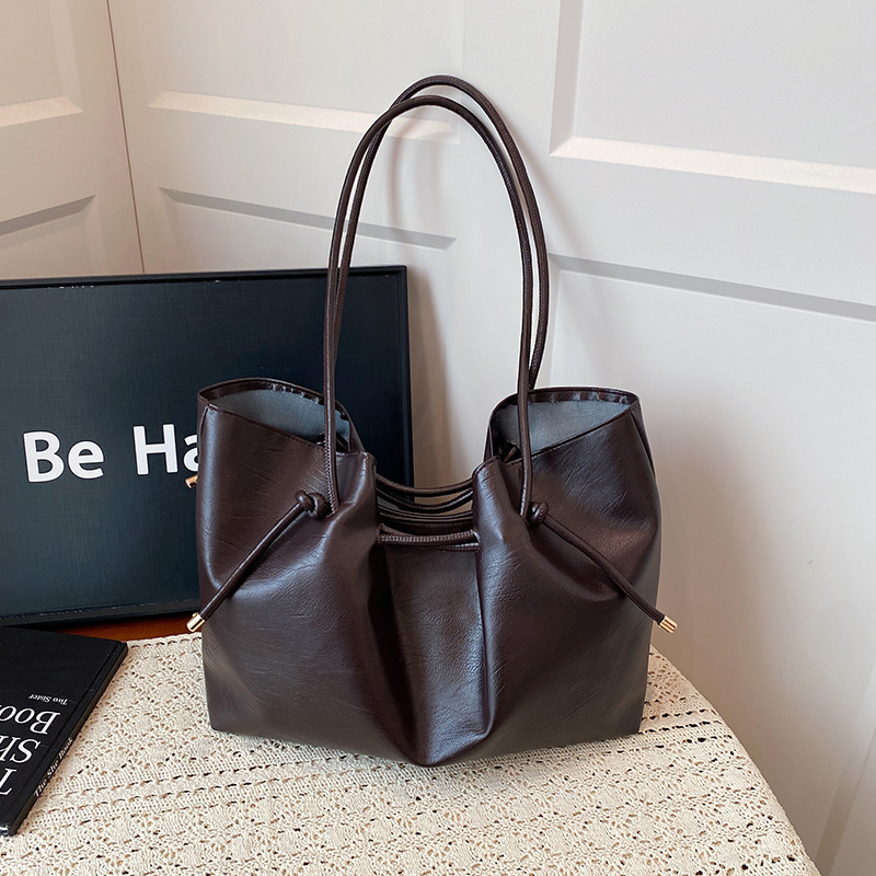 Autumn and Winter Retro Coffee-Colored Lace-Up Tote Bag for Women 2025 New Large-Capacity Commuter Shoulder Bag Fashionable Handbag Autumn and Winter Retro Coffee-Colored Lace-Up Tote Bag for Women 2025 New Large-Capacity Commuter Shoulder Bag Fashionable Handbag