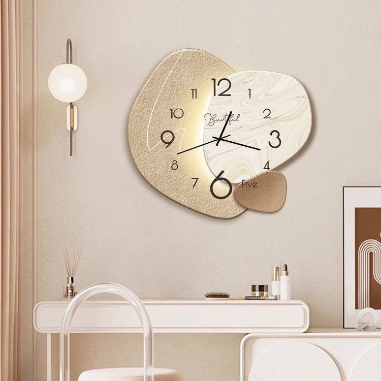 Modern Creative Wall-Mounted Decorative Internet-Famous Wall Clock for Home Use, Living Room Silent Stylish Clock, Simple Design