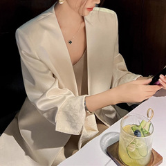 预售西装外套女春秋2025新款时尚宽松气质设计感缎面长袖上衣西服