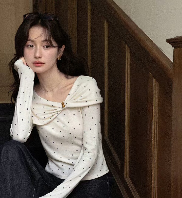 气质温柔杏色波点设计感修身长袖T恤女早秋别致扭结显瘦百搭上衣|undefined