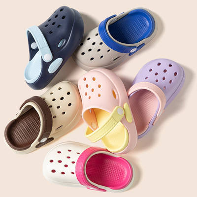 Детские модные тапочки в стиле Crocs, мультяшные милые мужские тапочки подходит для мужчин и женщин, подходят для носки на улице, закрытый носок