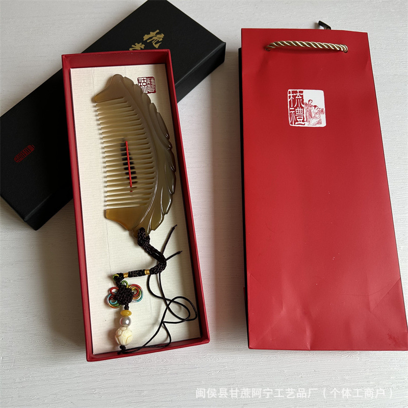 Horn Comb Head Massage Comb Gift Box Business Gift Set for Teachers and Corporate Events overview