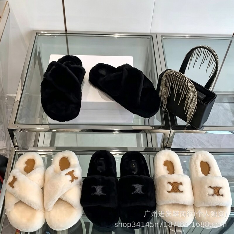 High-end Triumph Arch genuine leather furry slippers for women, outdoor wear, wool thick-soled flat slippers, versatile, for export and cross-border sales High-end Triumph Arch genuine leather furry slippers for women, outdoor wear, wool thick-soled flat slippers, versatile, for export and cross-border sales