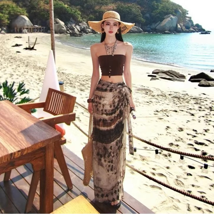 Island-Style Lazy Vacation Outfit for Women: Hot Girl Short Tube Top and Irregular Print Long Skirt Two-Piece Set