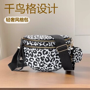 �羳�������Ů���y�μ��Ůʿ�r�а���ǧ�B��б����nϵͨ��Ů��