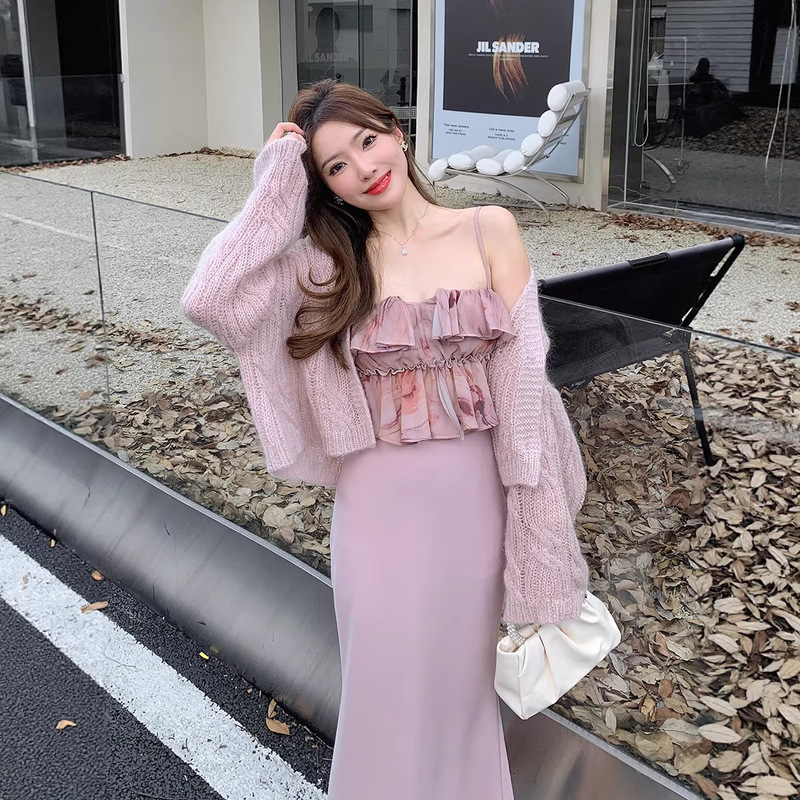 Cherry and Withered Rose Sweet Girl Pink Suspender Suit Elegant Printed Mohair Cardigan Top Light Pink Skirt