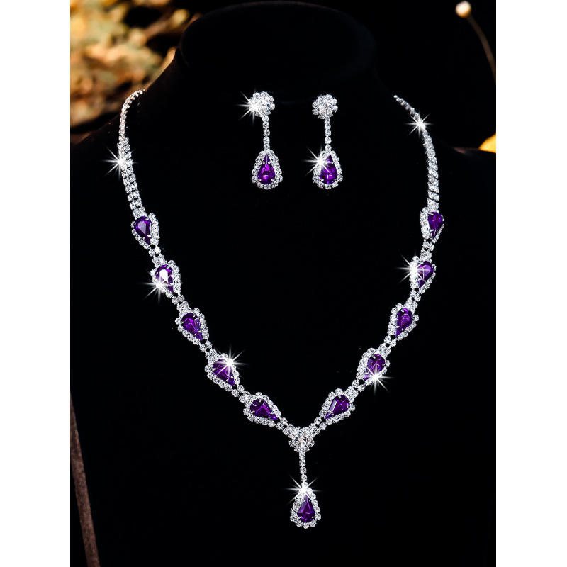 Bruidssieraden set met strass ketting en oorbellen elegant_voghion.com