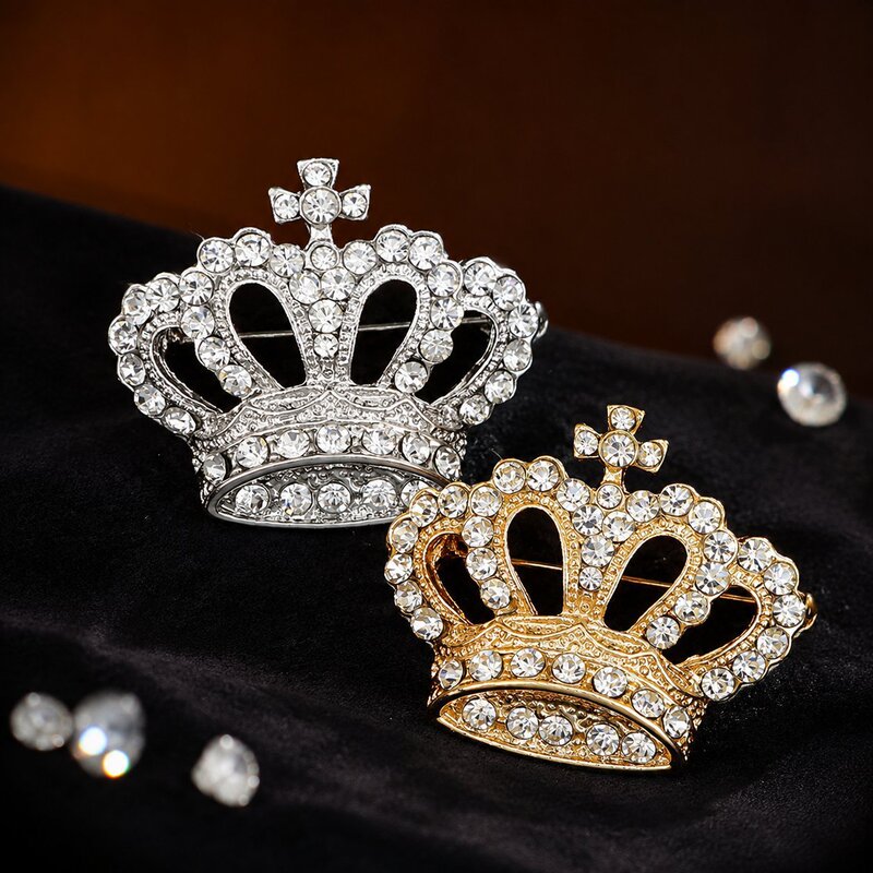 2023 New Korean Style Brooch Individuality Couple Full Diamond Crown Temperament Pin Electroplated Alloy Jewelry Accessories