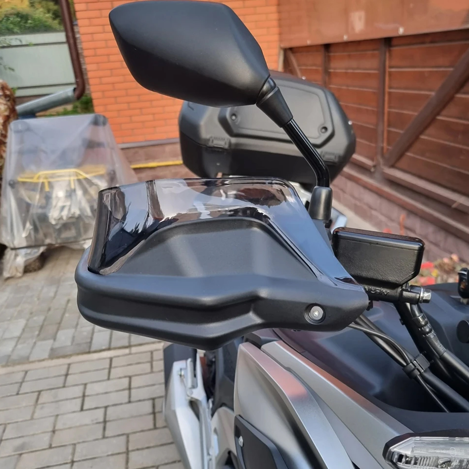 Suitable for Bmw R1200Gs R1250Gs Adv S1000Xr Modified Handlebar Handguards with Heightening Wind Shield