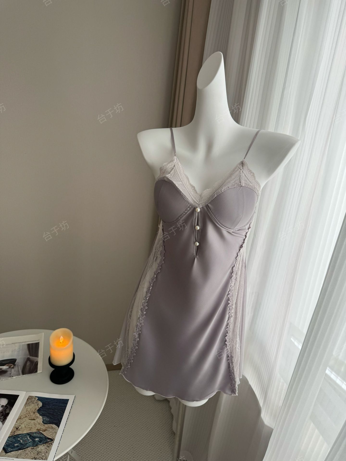 보라색 깊은 V넥 섹시 슬립 드레스