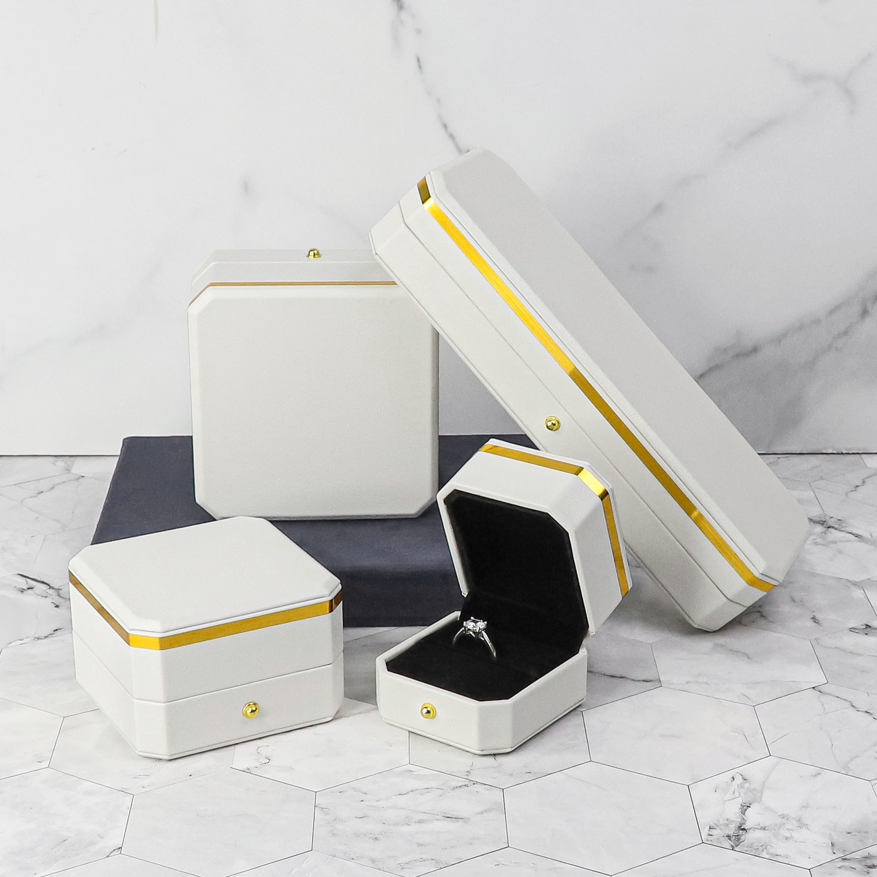 A형 [흰색] 반지 상자;