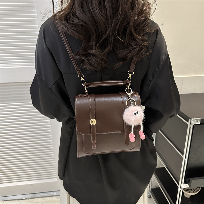 Mochila de hombro de alta capacidad de moda simple temperamento de verano 2024 nueva bolsa de ocio de estilo extranjero bolsa de moda simple para mujeres