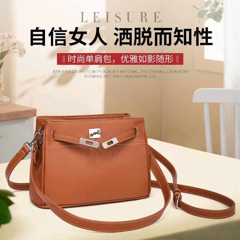 Otoño y invierno de 2024, nueva bolsa de hombro de mujer universal, bolsa de estilo simple, bolsa de transporte de viaje portátil, bolsa de sensación de alto nivel