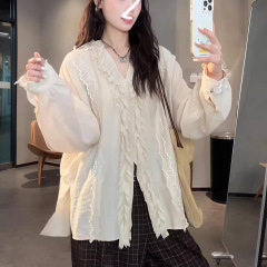 法式木耳边V领蕾丝设计拼接百搭衬衫女秋季宽松显瘦小众长袖上衣