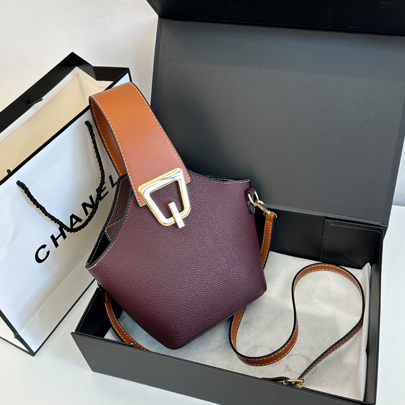 2025 Cross-Border New Bag Niche Design Shoulder Bag Women's Simple Style Bucket Bag Texture Handbag Women's Bag 2025 Cross-Border New Bag Niche Design Shoulder Bag Women's Simple Style Bucket Bag Texture Handbag Women's Bag